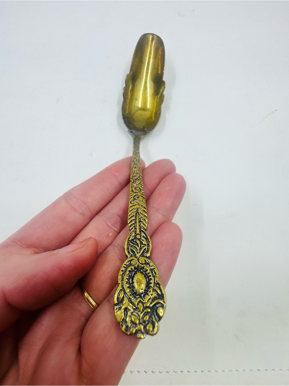 antique ornate serving spoon / sugar shove
